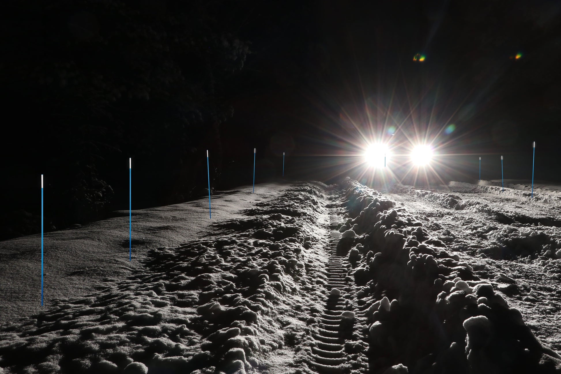 32” Length - BLUE Reflective - (3/8” diameter)     *0.26 / pc*