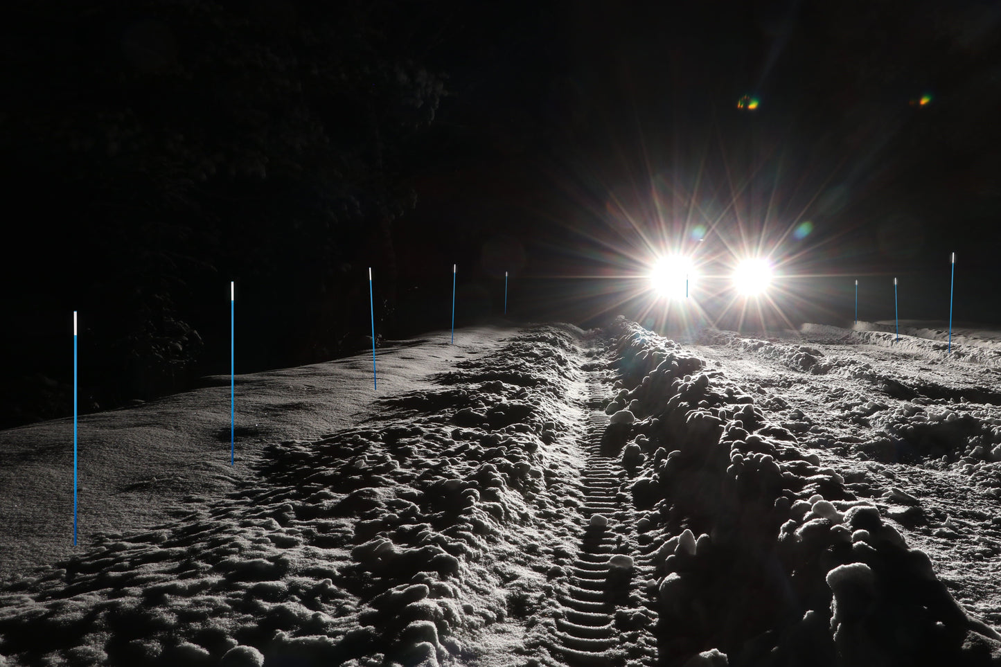 32” Length - BLUE Reflective - (3/8” diameter)     *0.26 / pc*