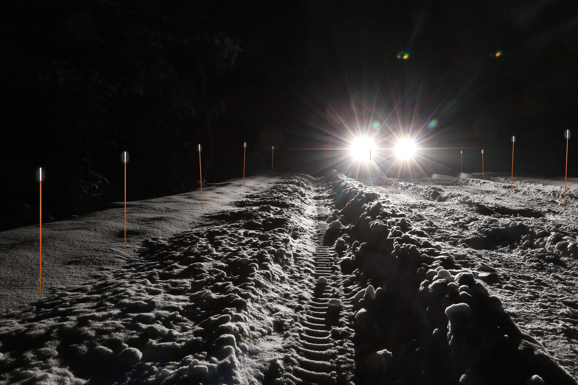 32" Length - RED Reflective - (3/8" Diameter) -   *$0.26/pc*